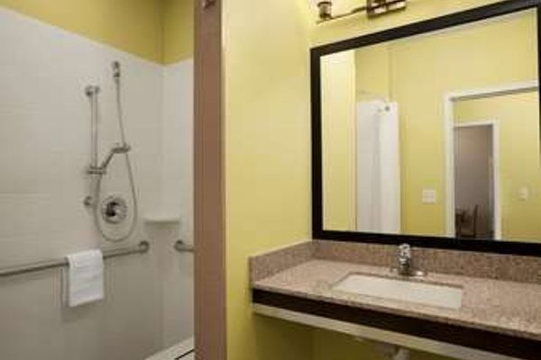 Days Inn & Suites Altoona (Bellwood)